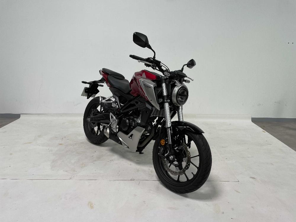 Honda CB 125 R 2018 vue 3/4 droite