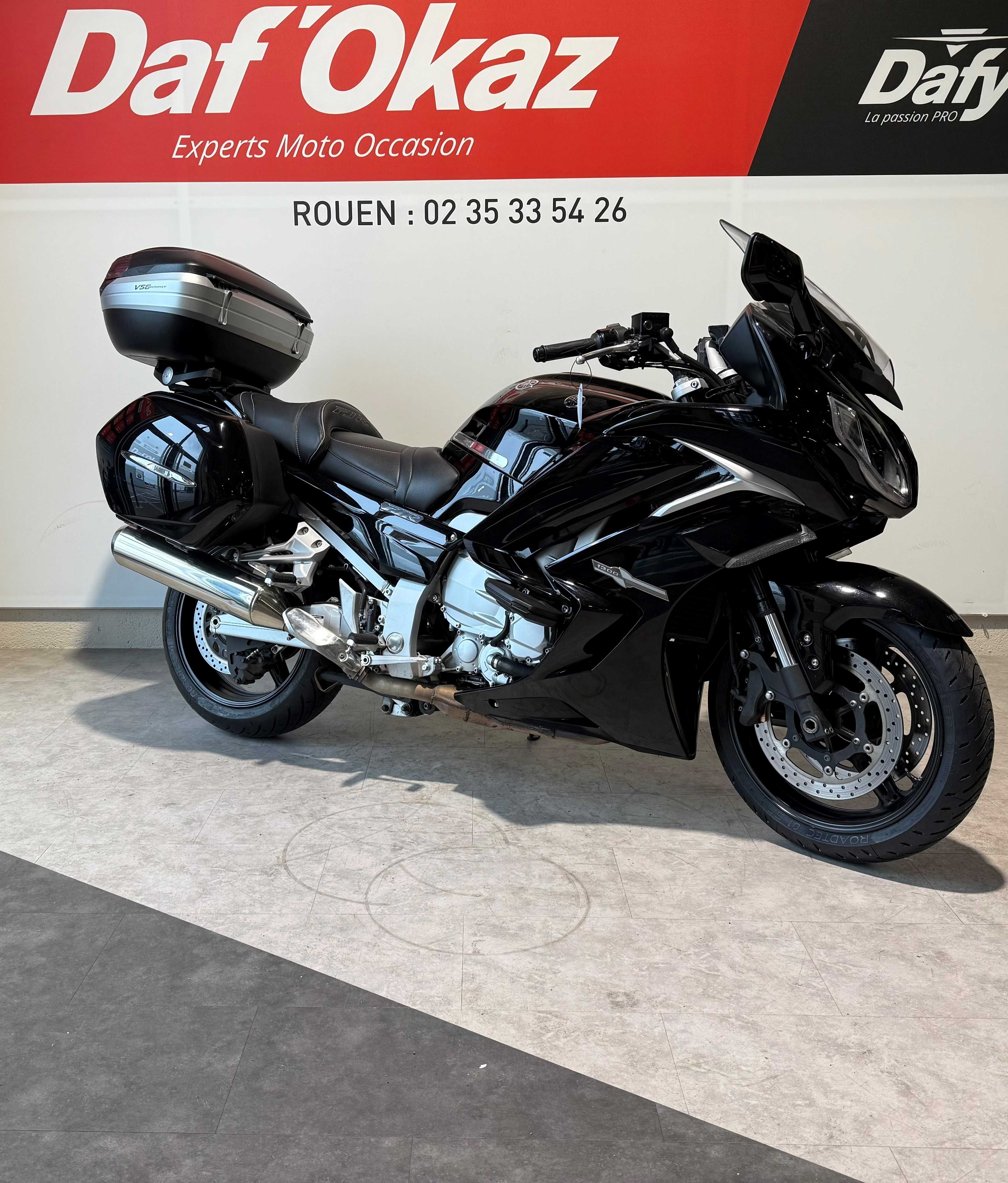 Yamaha FJR 1300 A 2015 HD vue 3/4 droite