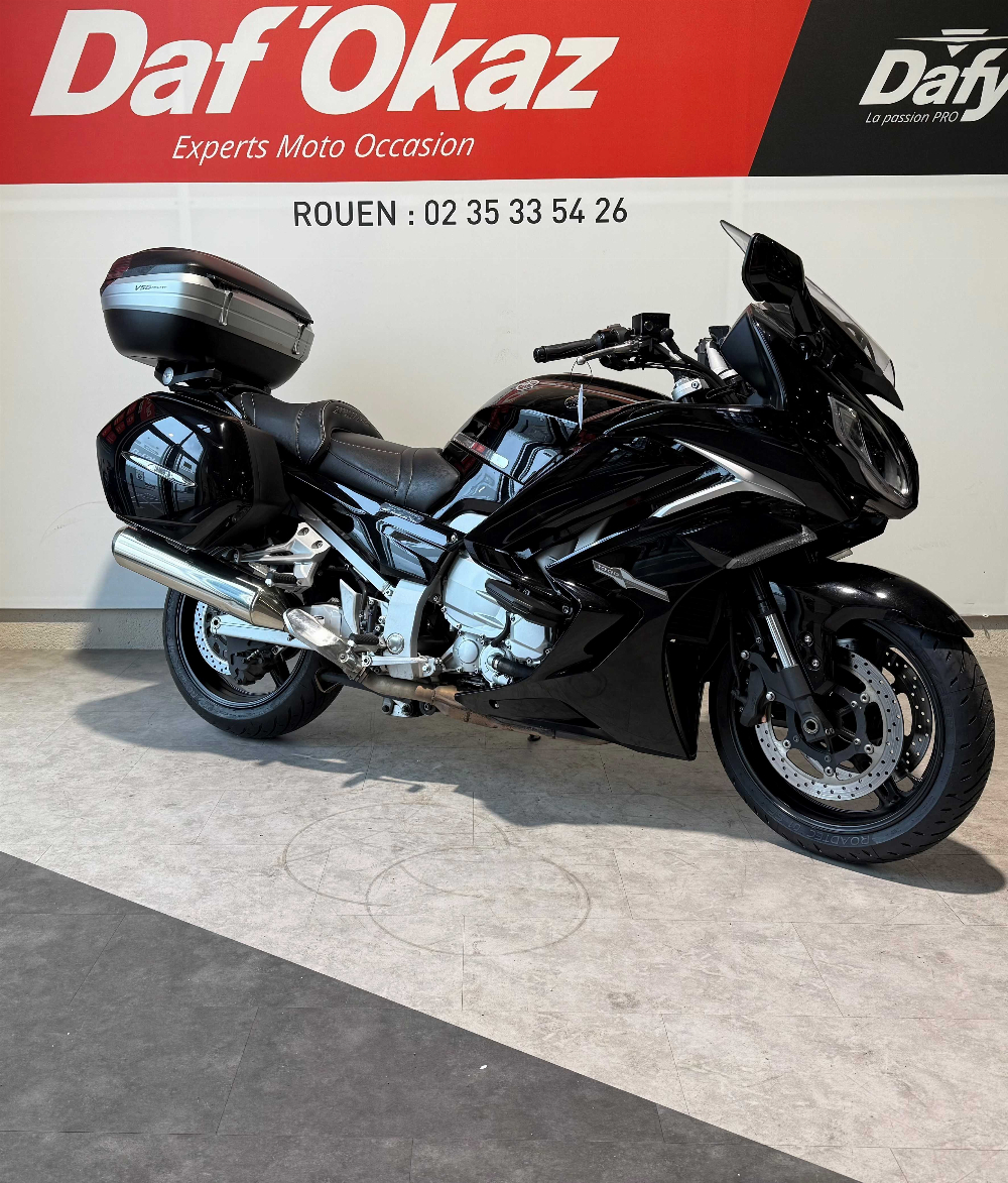 Yamaha FJR 1300 A 2015 vue 3/4 droite