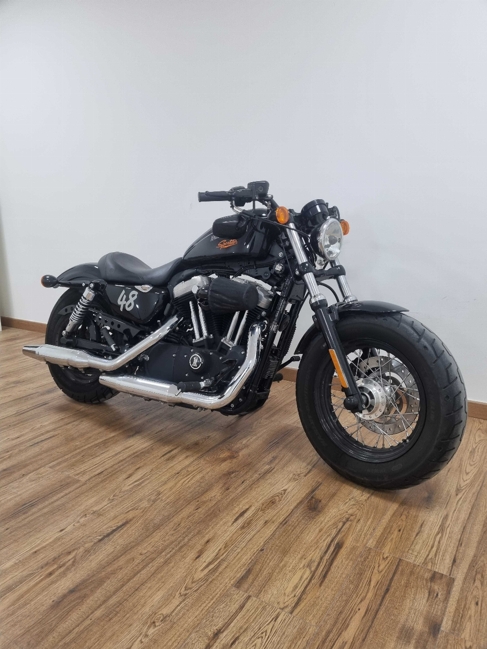 Harley-Davidson 1200 forty eight 2012 vue 3/4 droite