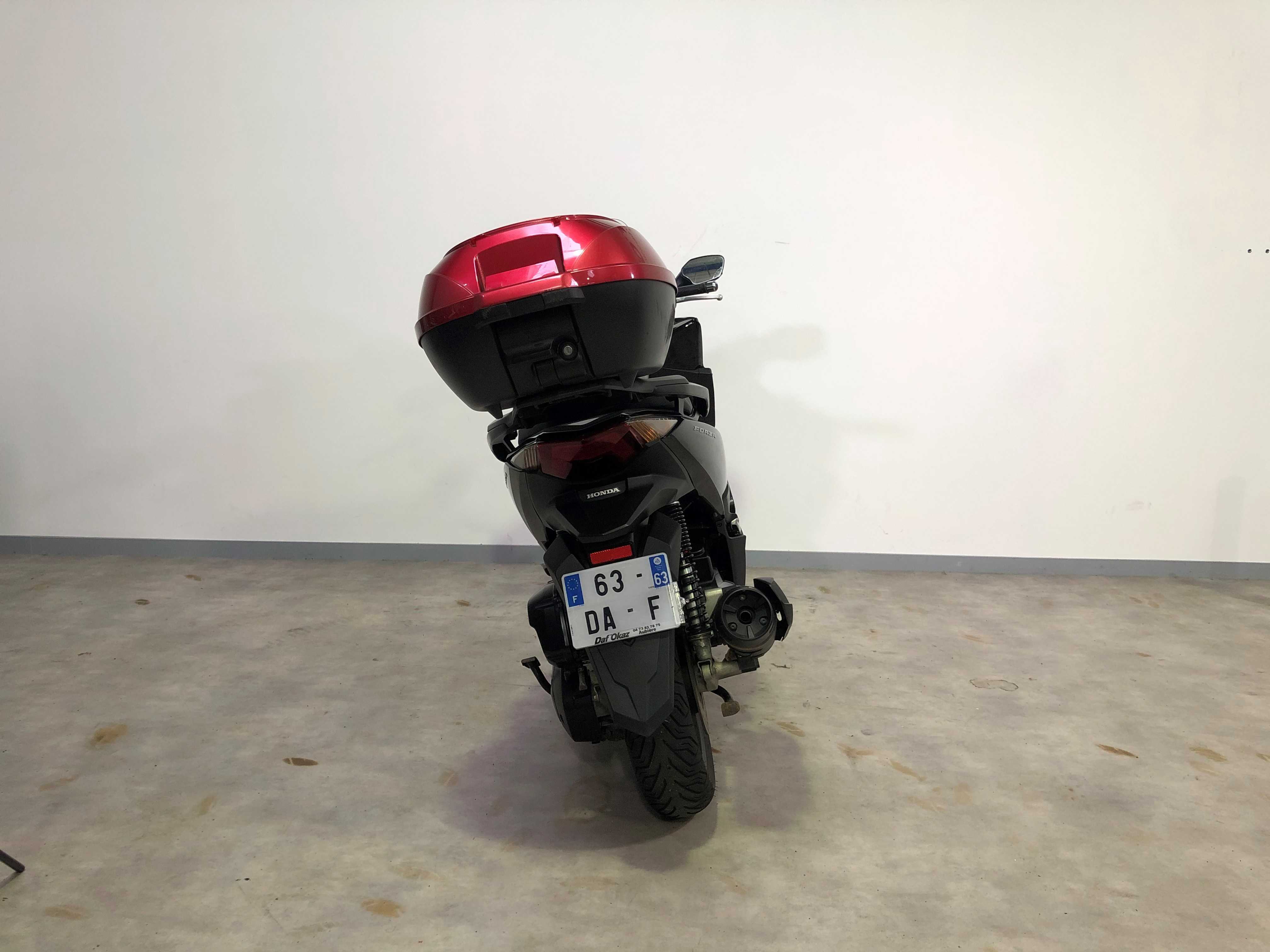 Honda Forza 125 2017 HD vue arrière