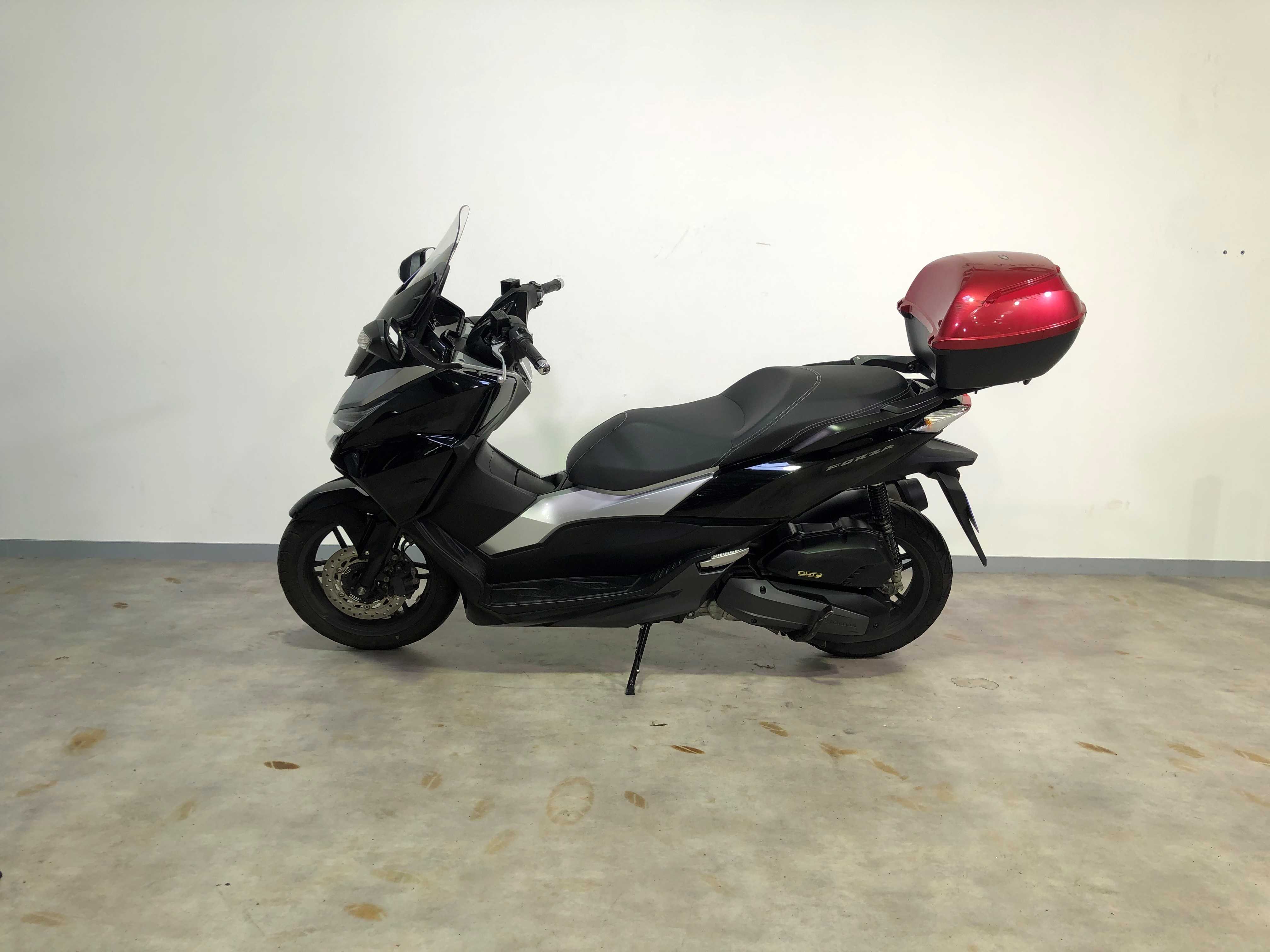 Honda Forza 125 2017 HD vue gauche