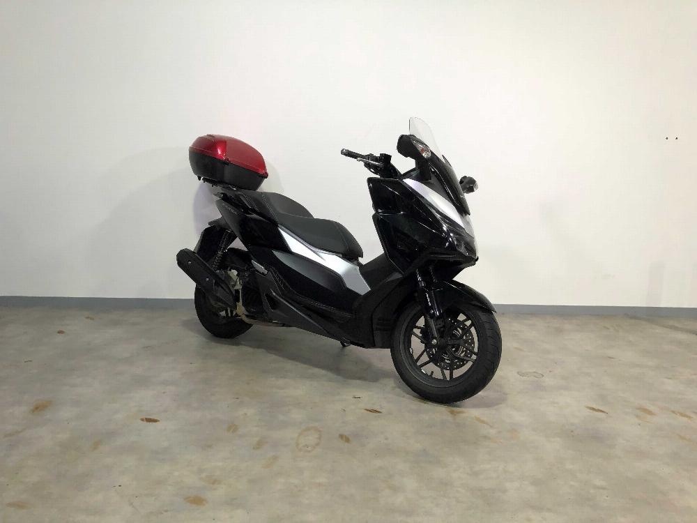 Honda Forza 125 2017 vue 3/4 droite