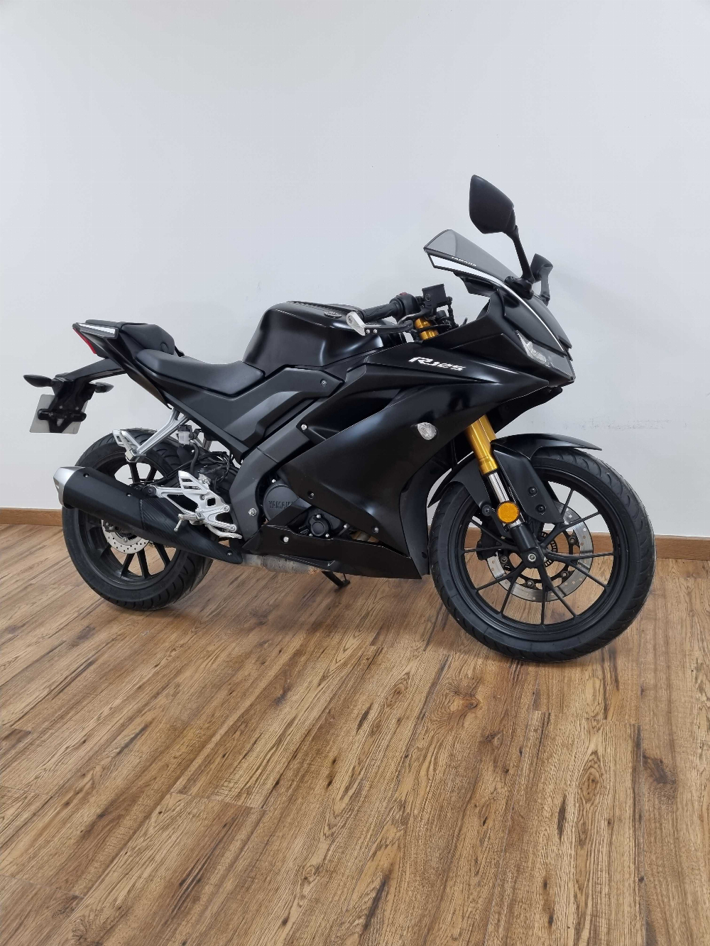 Yamaha YZF-R 125 ABS 2019 vue 3/4 droite