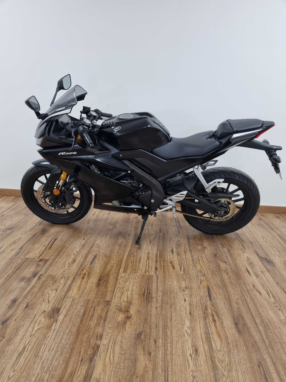 Yamaha YZF-R 125 ABS 2019 vue gauche