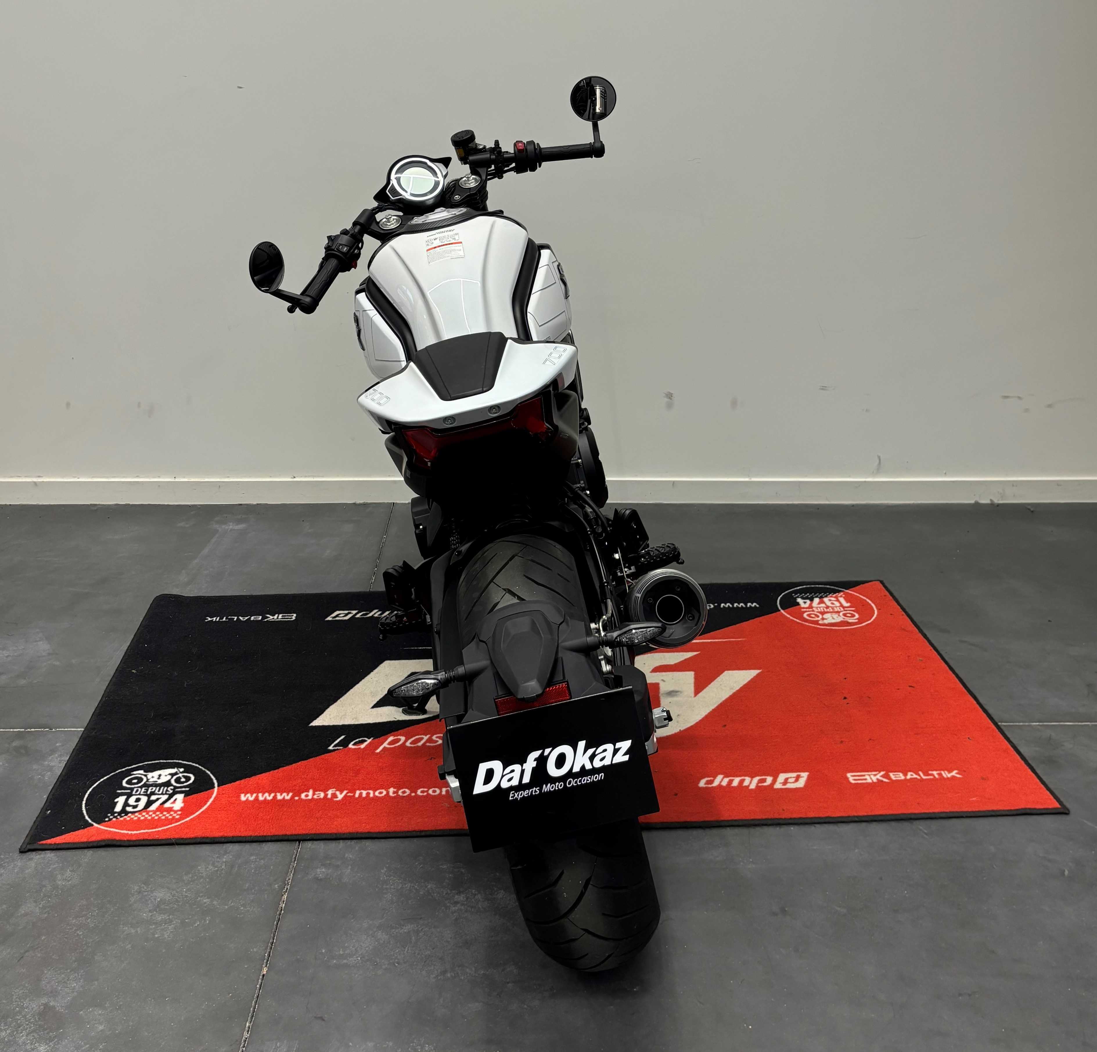 CFMOTO CLX 700 SPORT SPORT 2022 HD vue arrière