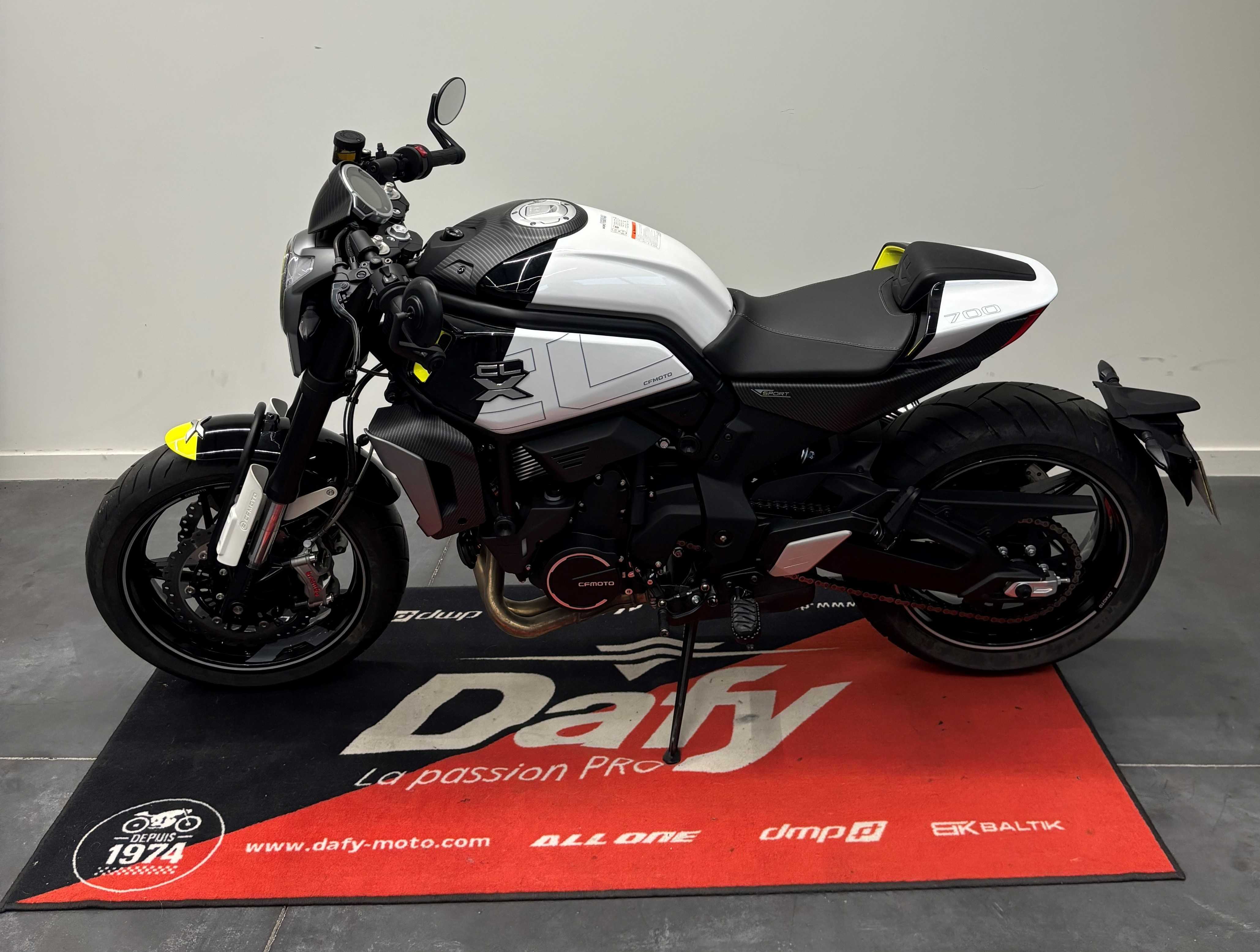 CFMOTO CLX 700 SPORT SPORT 2022 HD vue gauche