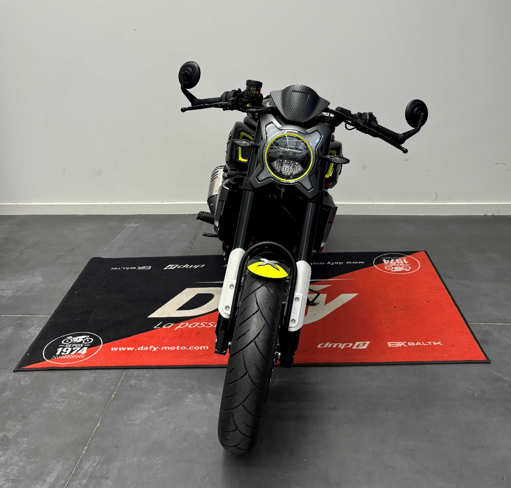 CFMOTO CLX 700 SPORT SPORT 2022 vue avant