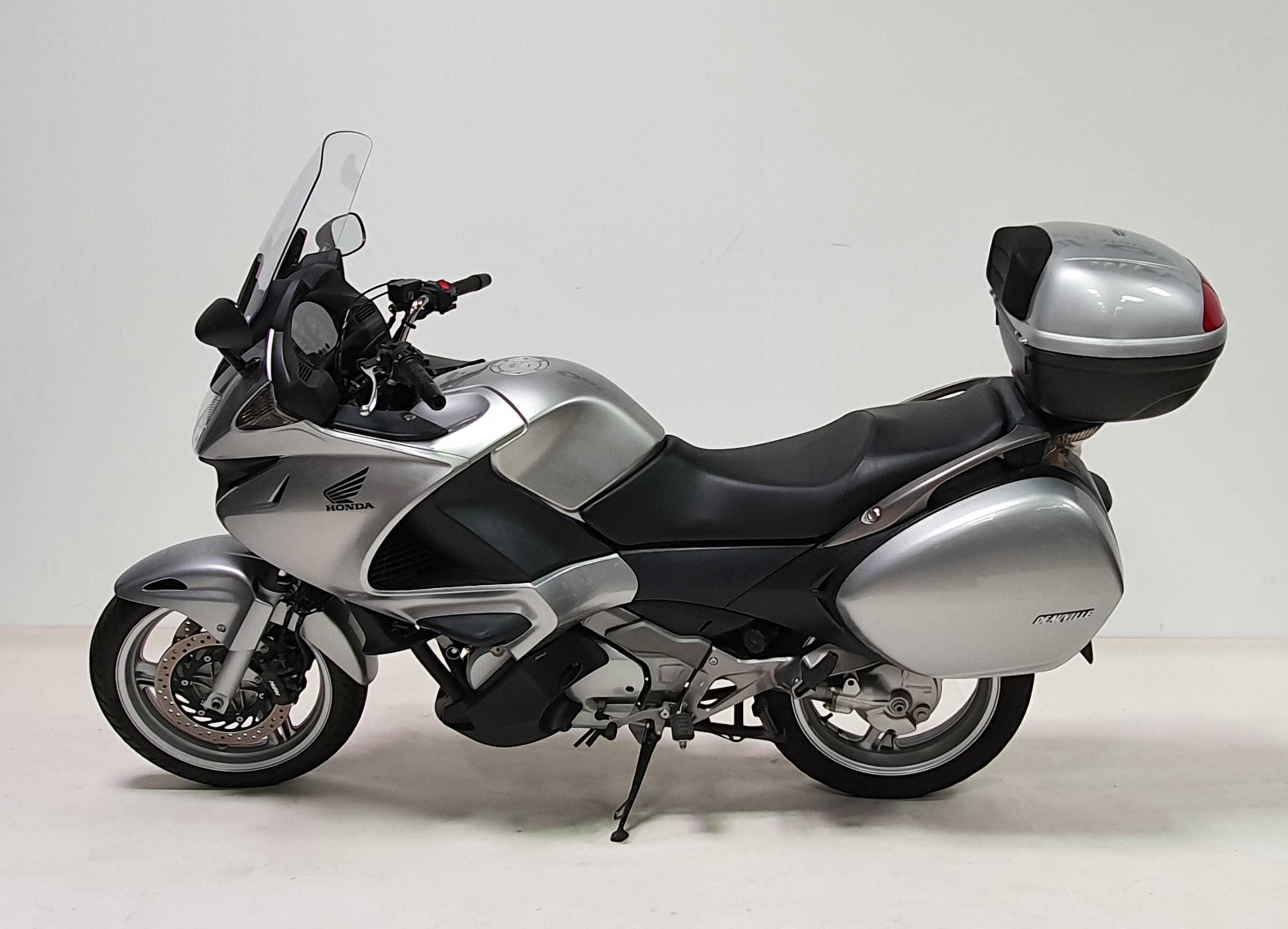 Honda NT 700 V Deauville ABS 2015 HD vue gauche