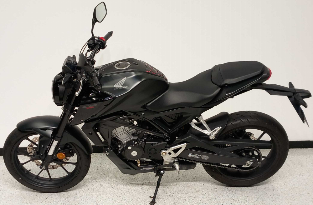 Honda CB 125 R 2023 vue gauche