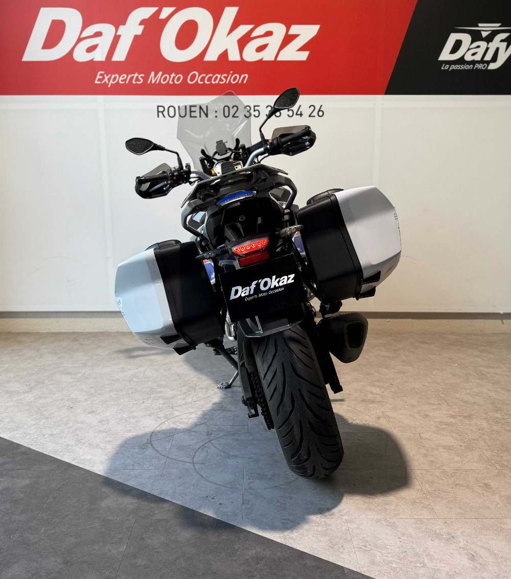 BMW S 1000 XR 2019 vue arrière