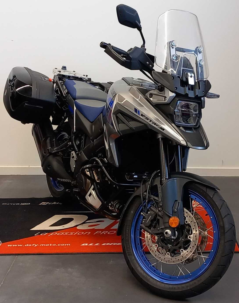 Suzuki DL 1050 V-Strom XT 2022 vue 3/4 droite