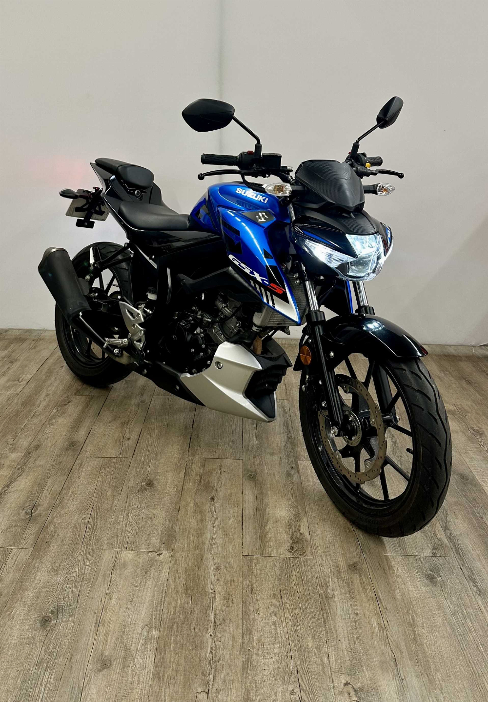Suzuki GSX-S 125 2021 vue 3/4 droite