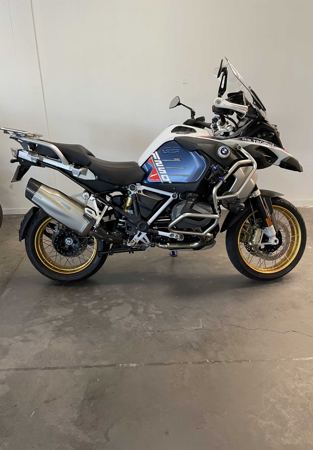 BMW R 1250 GS Adventure 2022 vue 3/4 droite