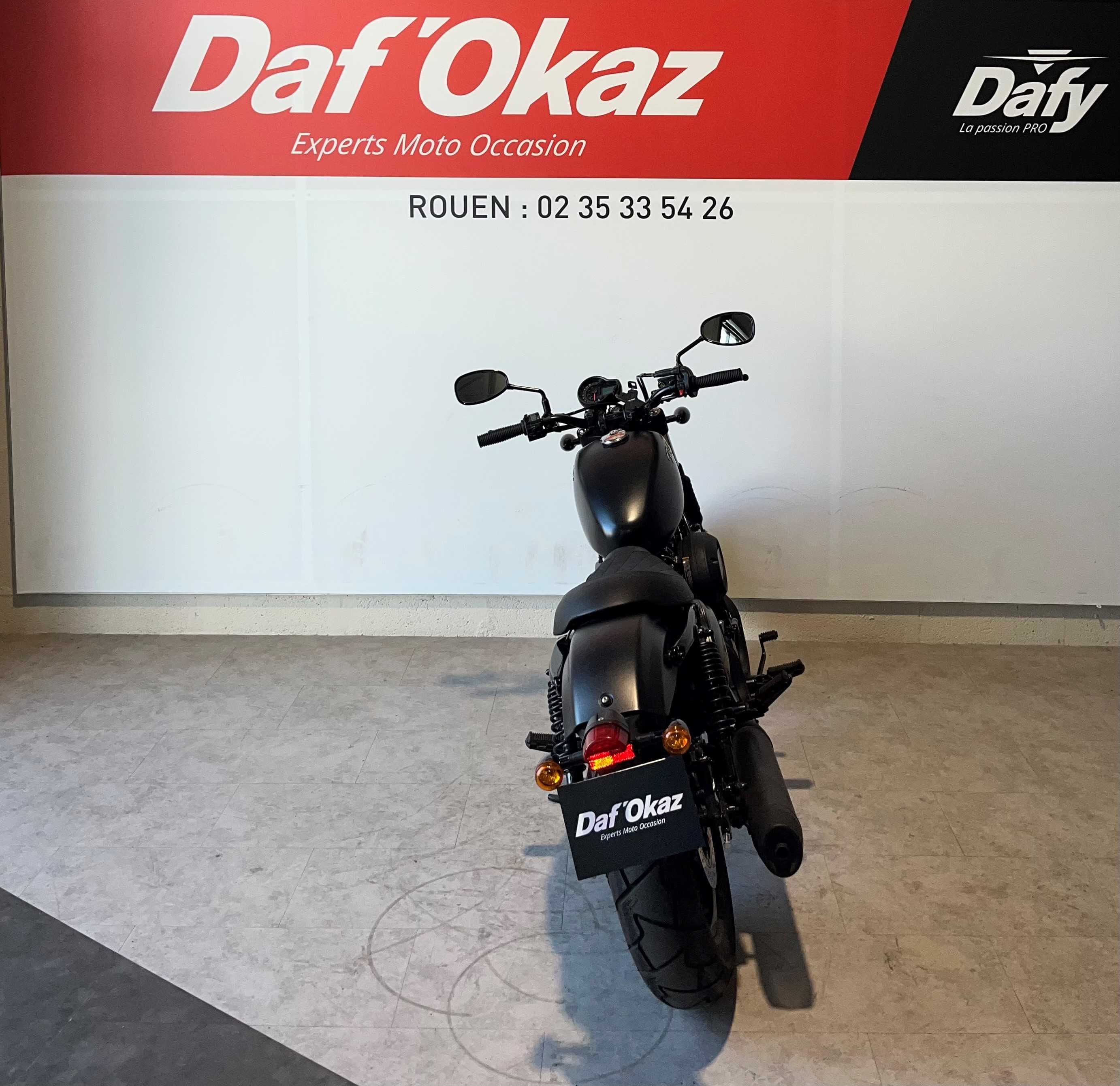 Hyosung BOBBER 125 2023 HD vue arrière