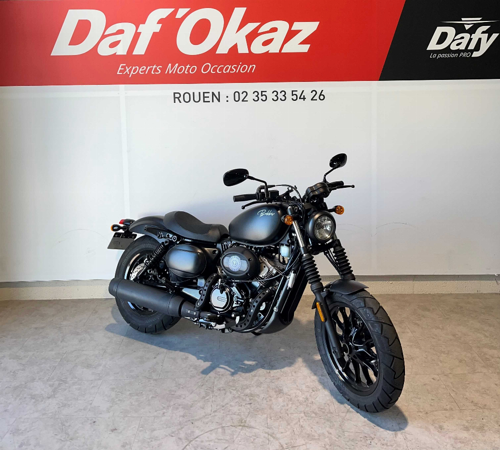 Hyosung BOBBER 125 2023 vue 3/4 droite