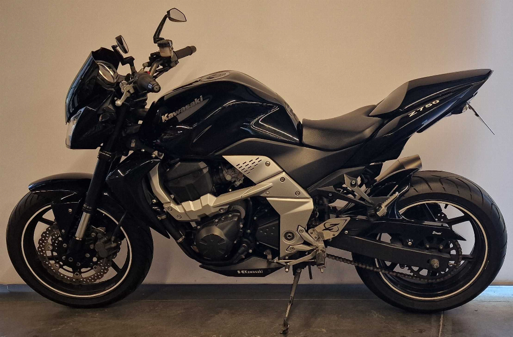 Kawasaki Z 750 (ZR750) 2009 vue gauche