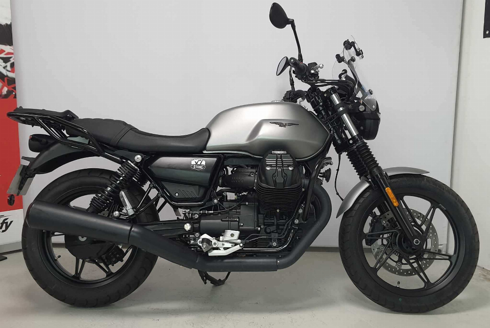 Moto Guzzi V7 STONE 850 EURO 5 V7 STONE 850 EURO 5 "GREY" 2023 vue gauche