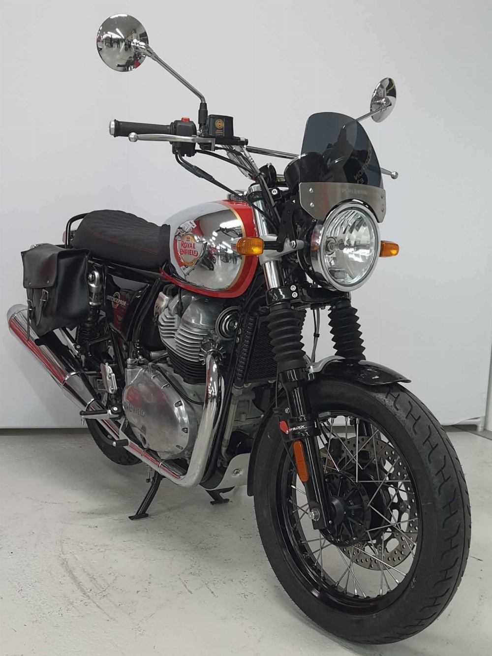 Royal Enfield INTERCEPTOR 650 INTERCEPTOR 650 "BAKER EXPRESS" 2022 vue 3/4 droite