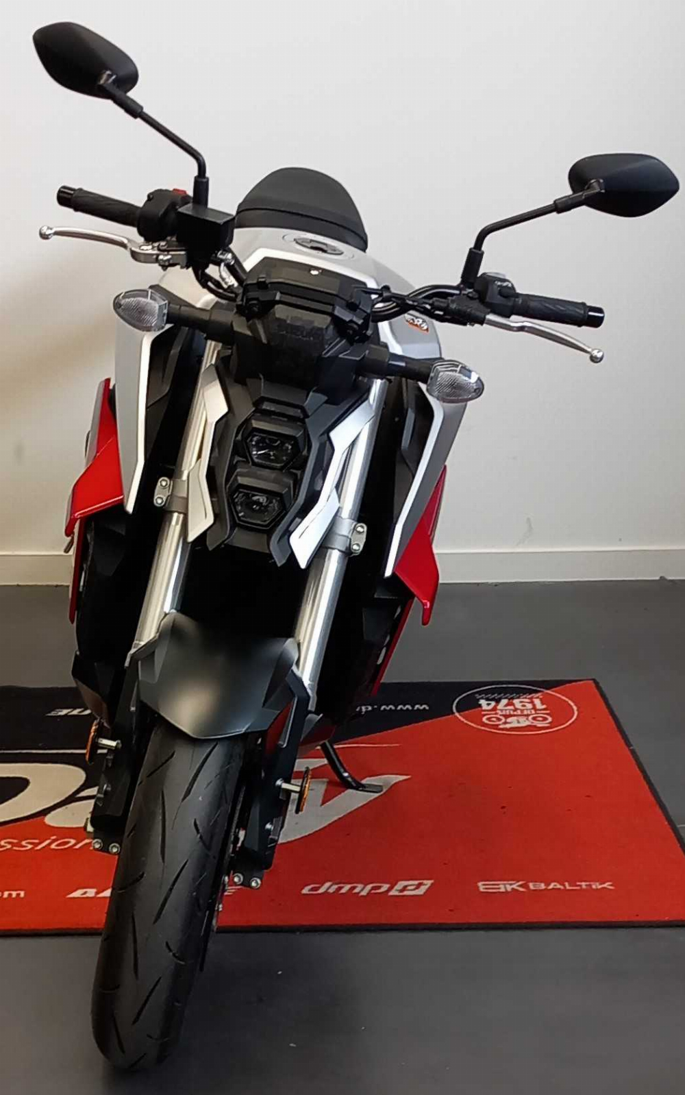 Suzuki GSX-S 950 2024 vue avant