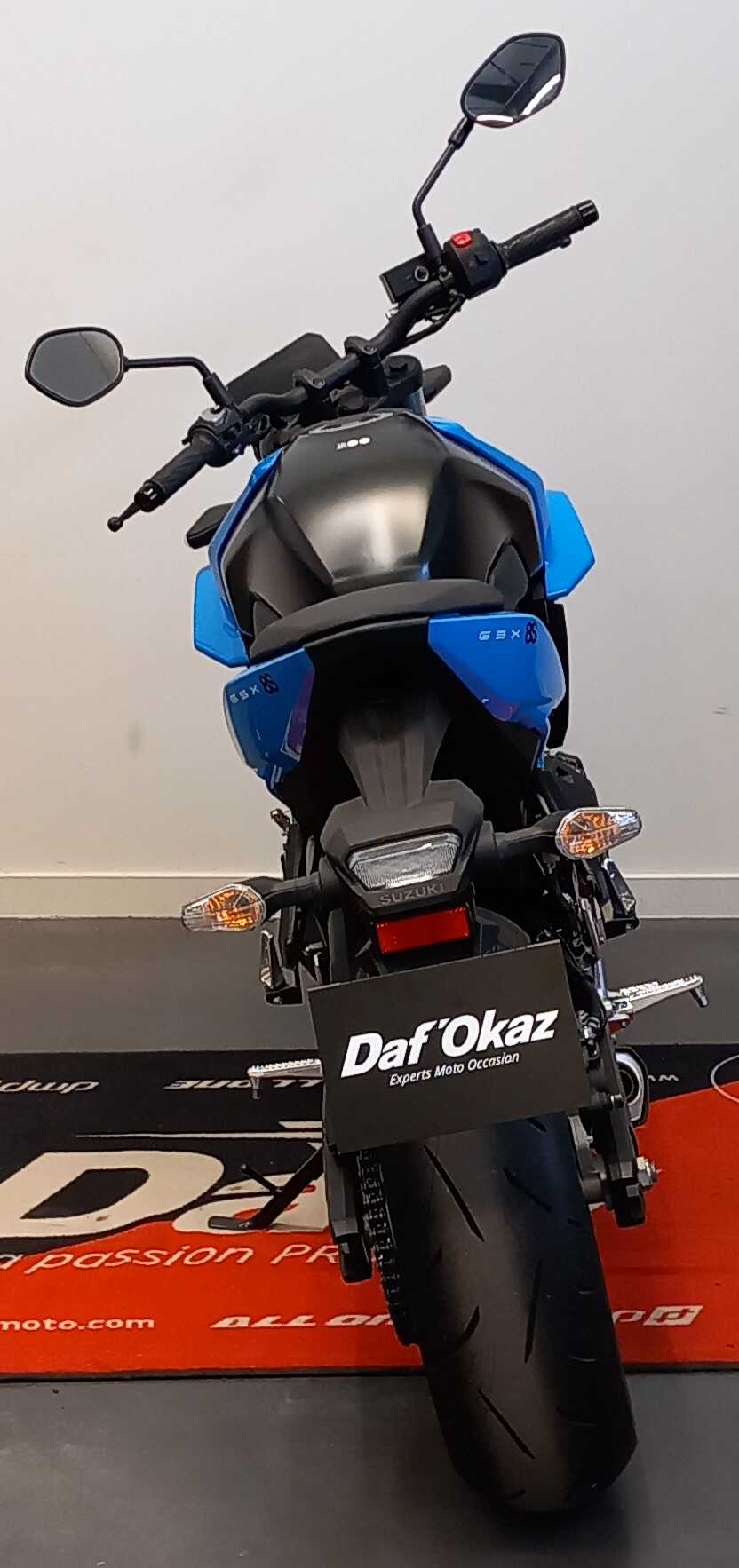 Suzuki GSX 800 8S 2024 vue arrière