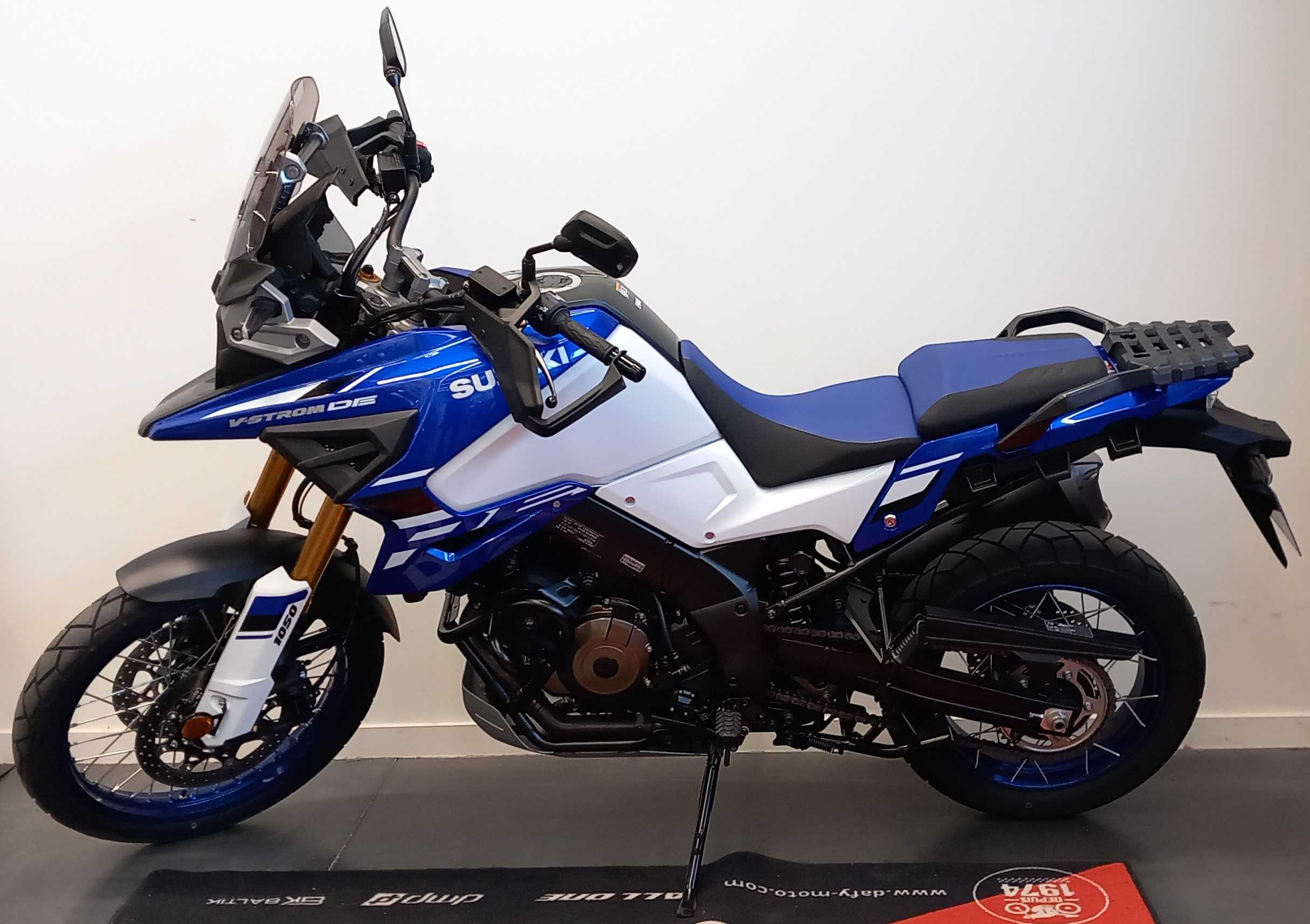 Suzuki DL 1050 V-Strom DE 2024 HD vue gauche