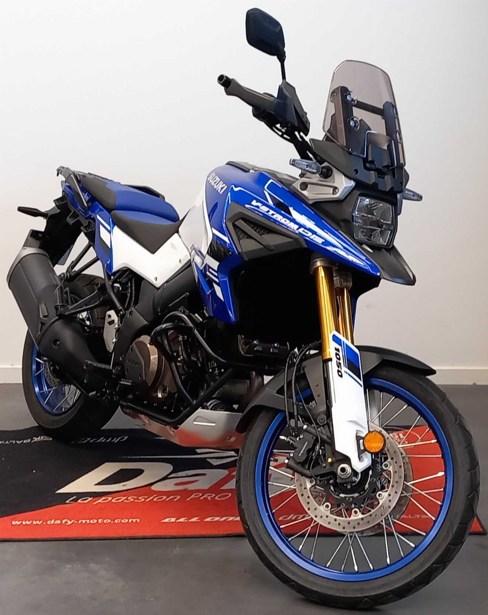 Suzuki DL 1050 V-Strom DE 2024 vue 3/4 droite