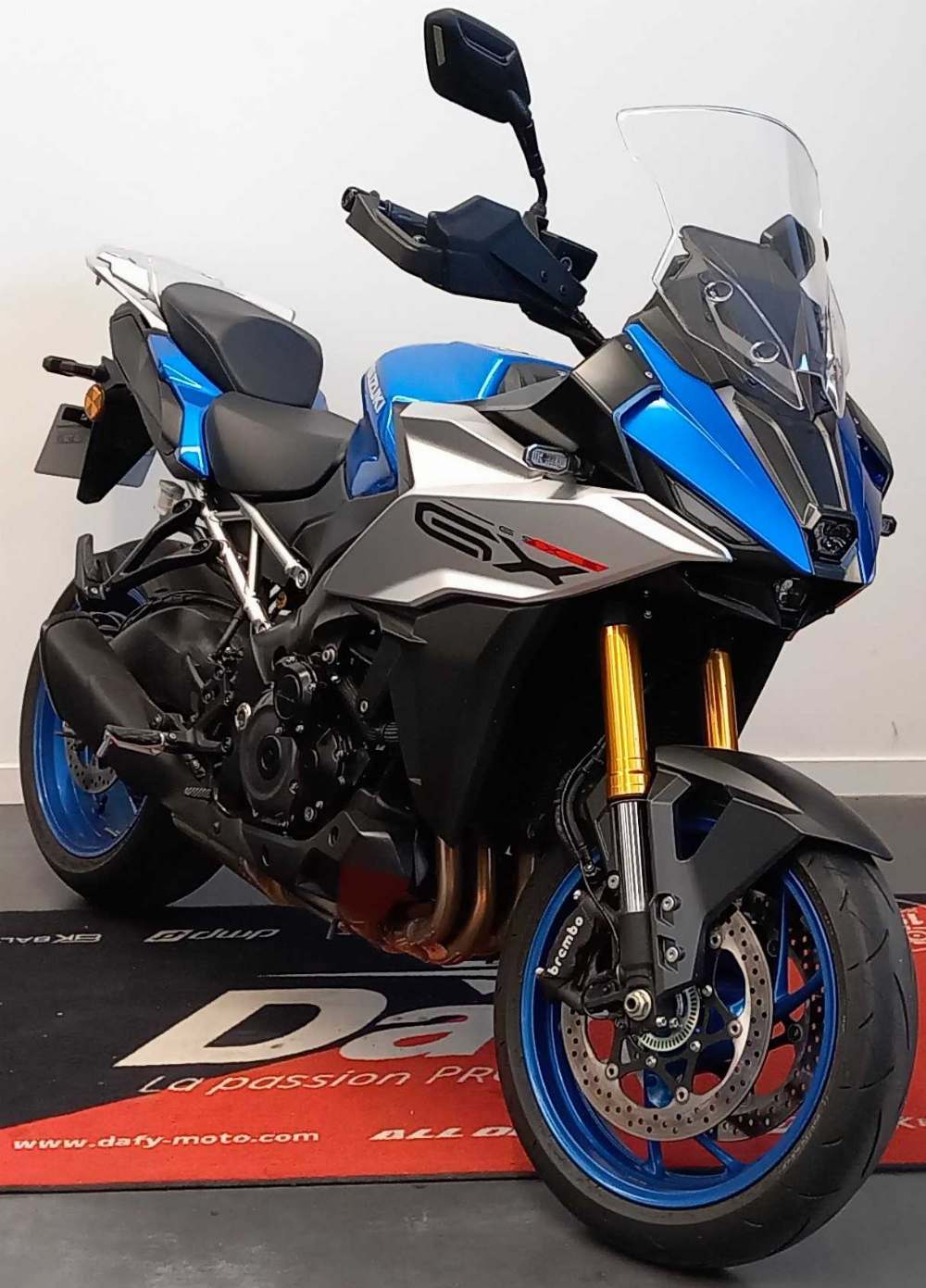 Suzuki GSX-S 1000 GX 2024 vue 3/4 droite