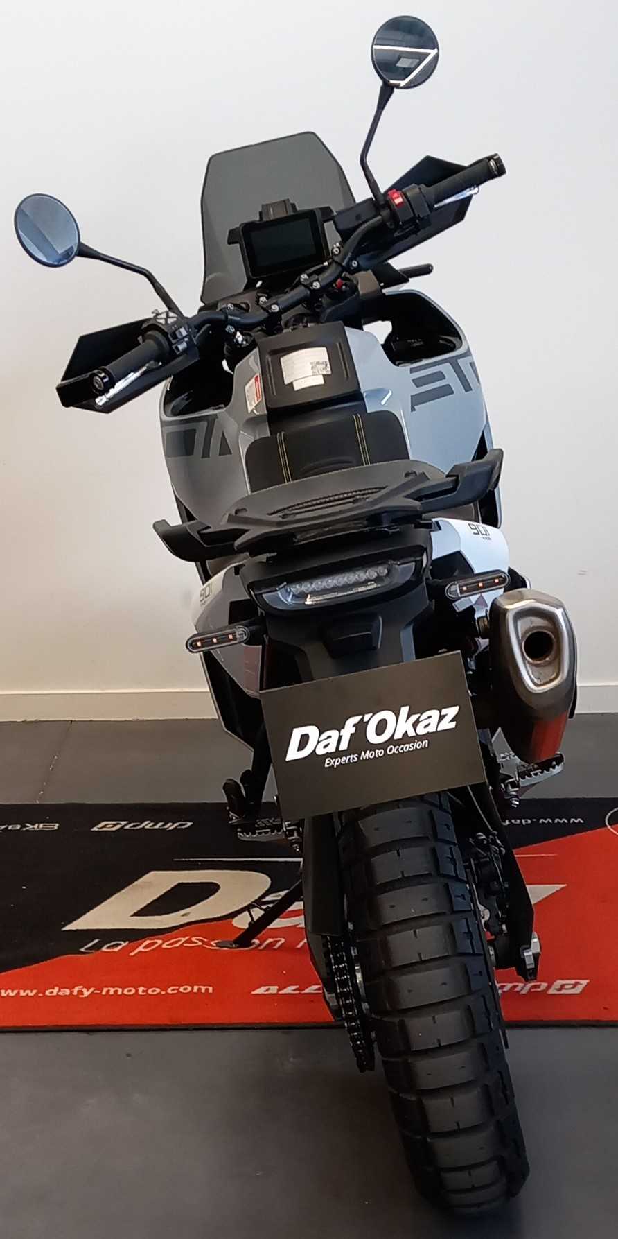Husqvarna Norden 901 2024 HD vue arrière