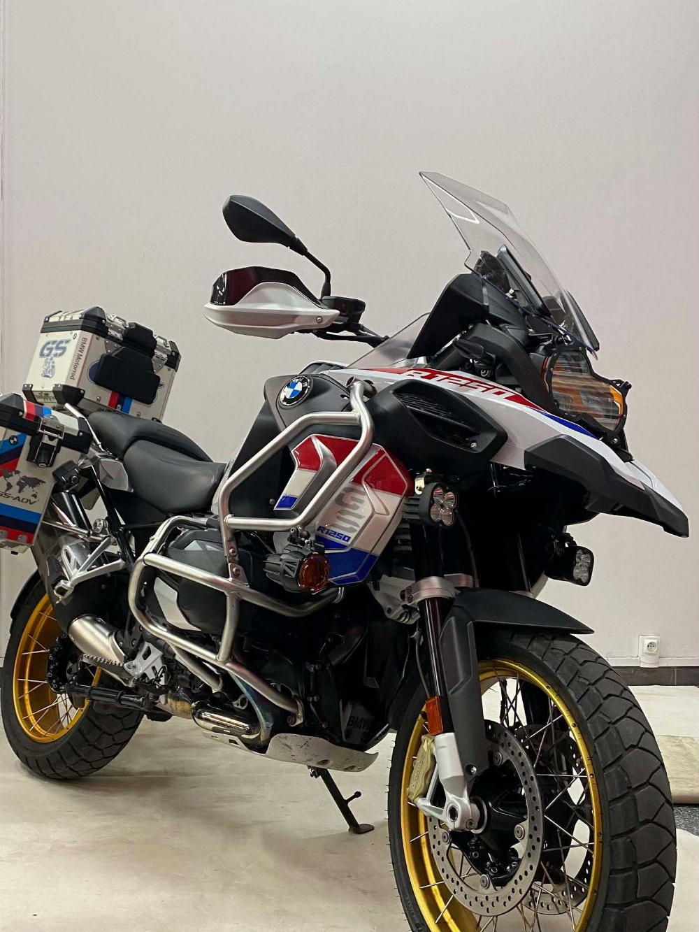 BMW R 1250 GS Adventure 2022 vue 3/4 droite