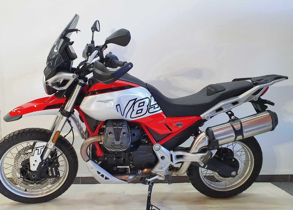 Moto Guzzi V85TT 2025 vue gauche