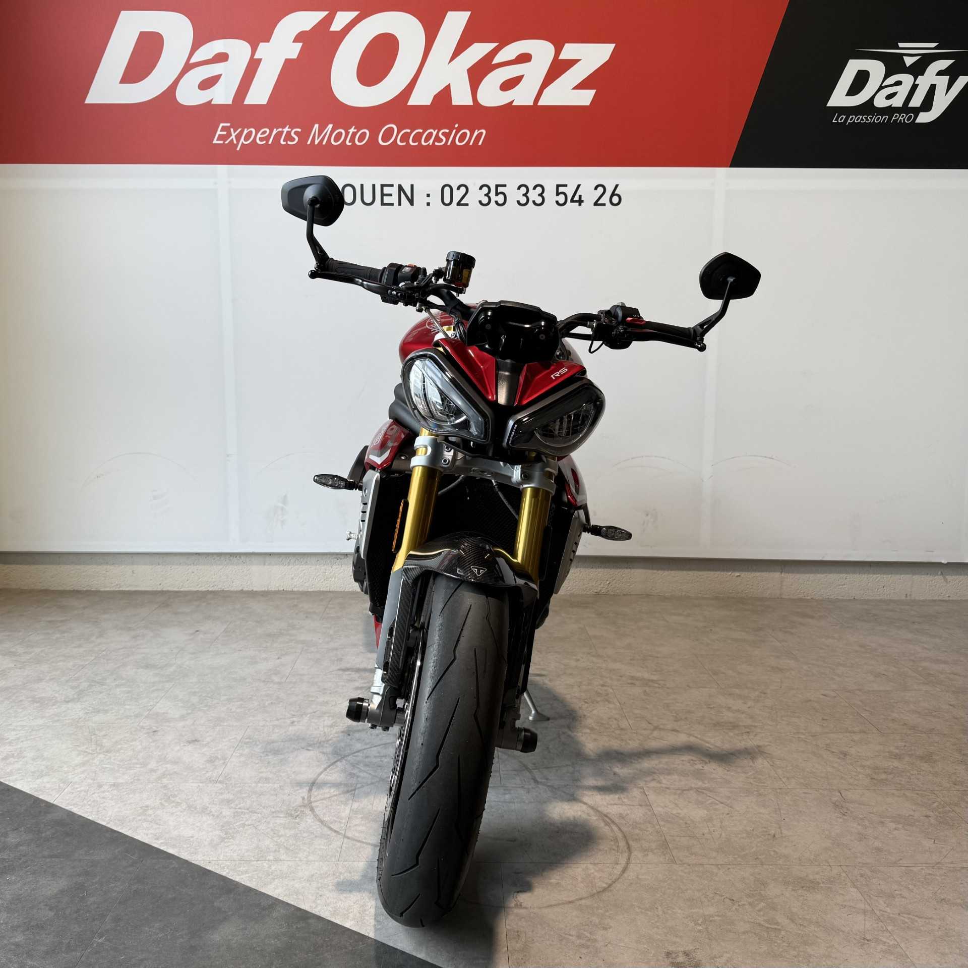 Triumph 1200 Speed Triple RS 2023 HD vue avant