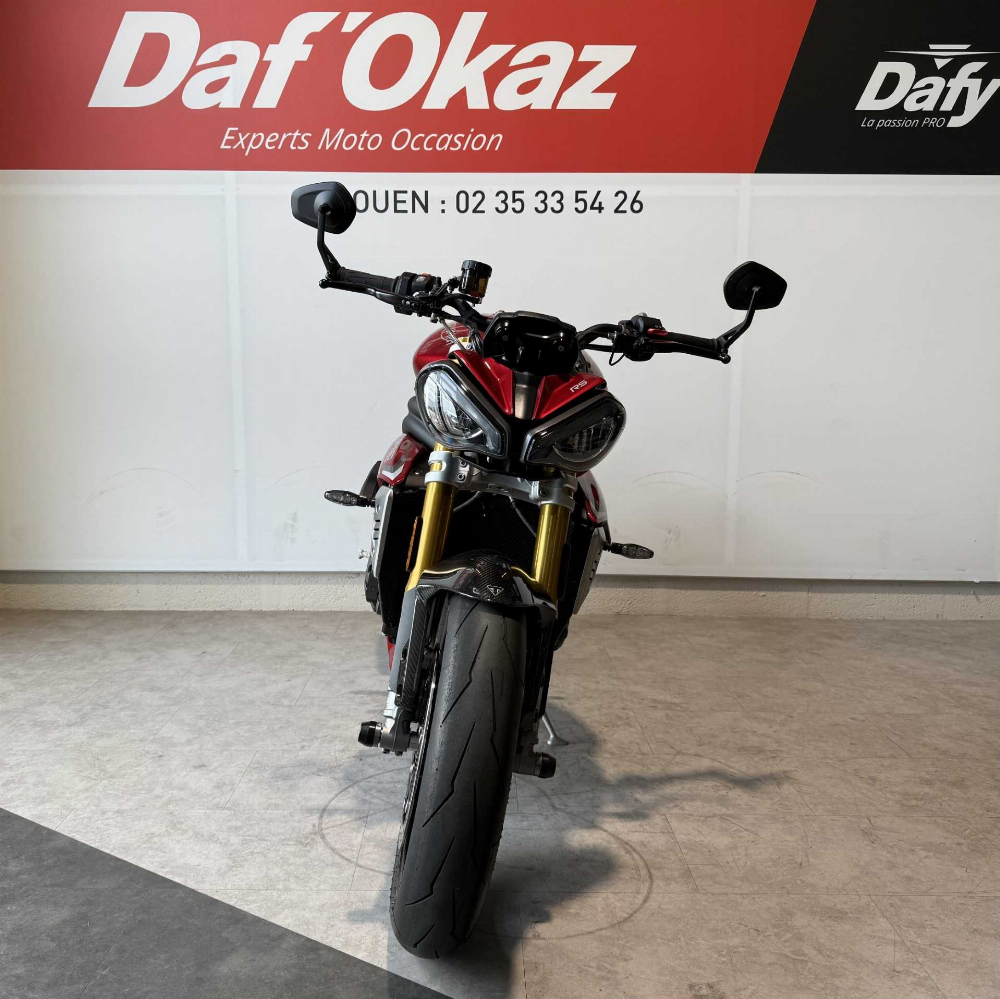 Triumph 1200 Speed Triple RS 2023 vue avant