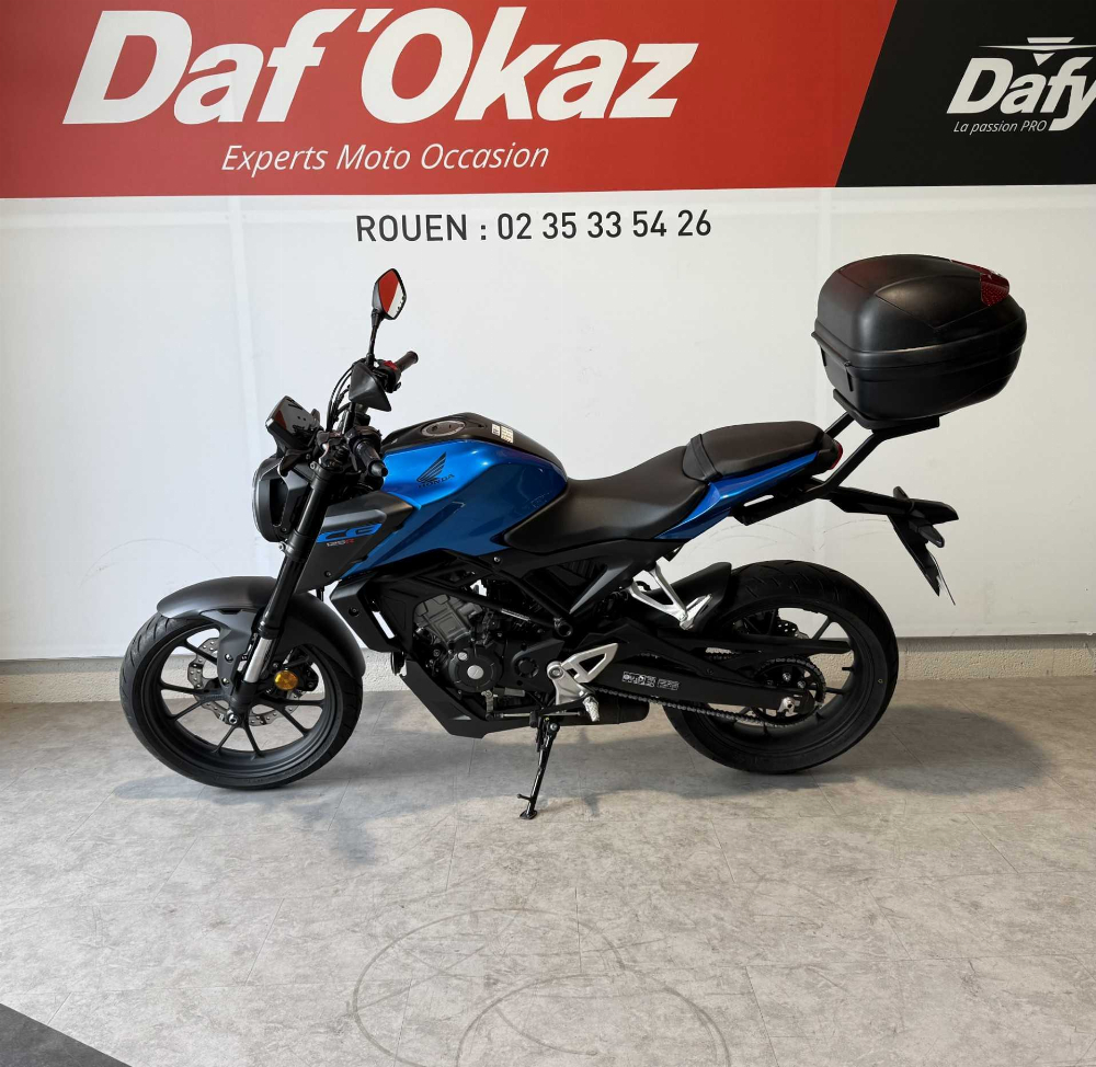 Honda CB 125 R R 2024 vue 3/4 droite