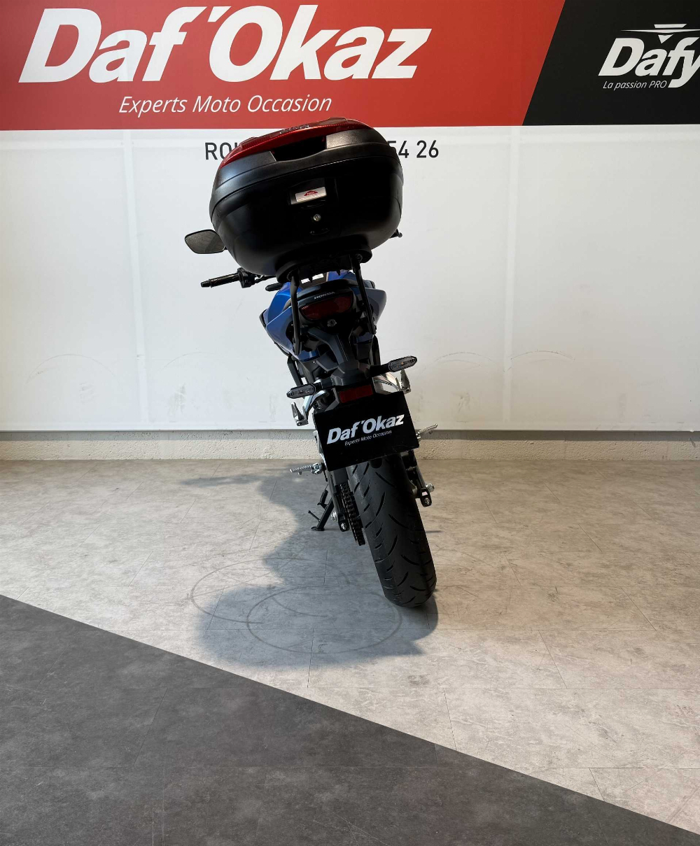Honda CB 125 R R 2024 vue arrière