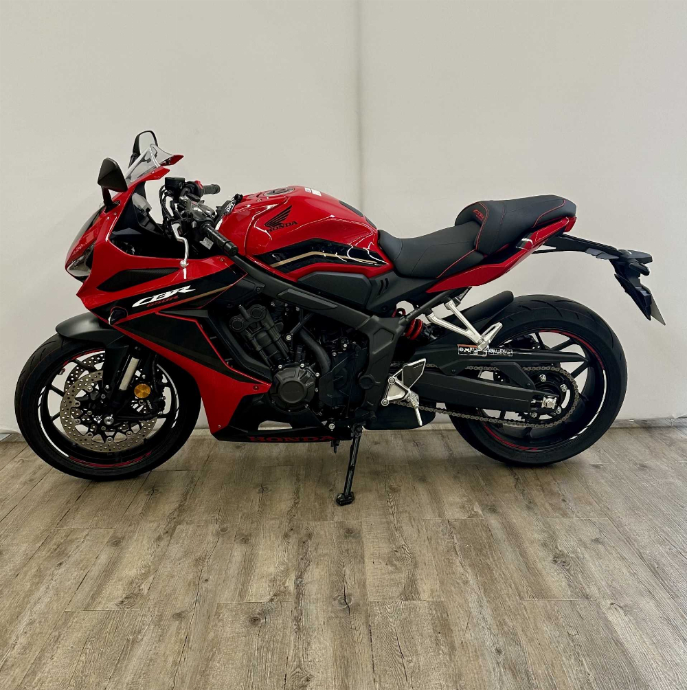 Honda CBR 650 R 2023 vue gauche