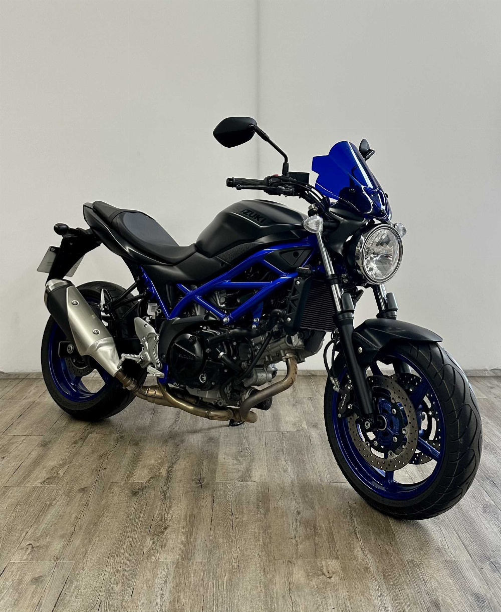 Suzuki SV 650 2022 vue 3/4 droite