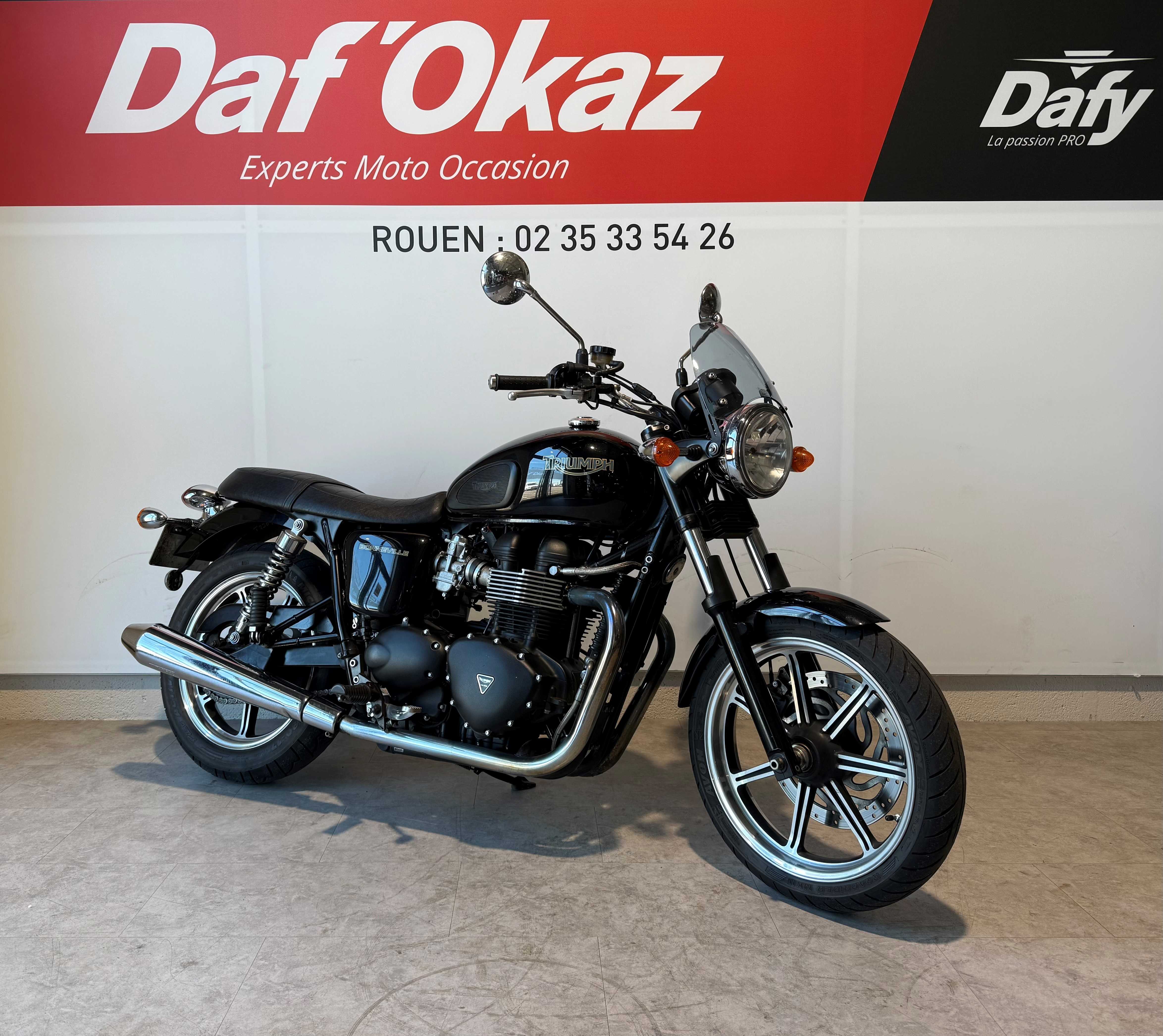 Triumph 865 Bonneville T100 2012 HD vue 3/4 droite