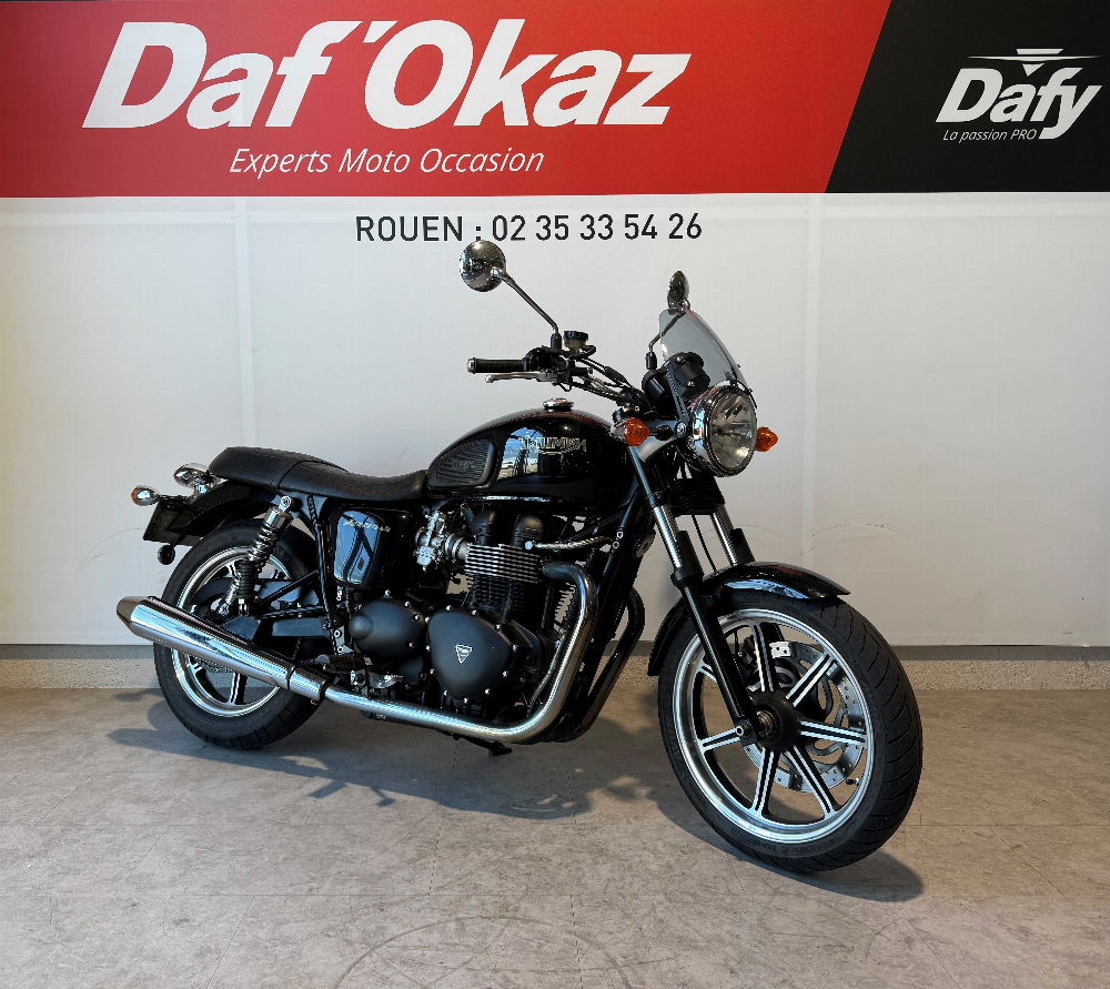 Triumph 865 Bonneville T100 2012 vue 3/4 droite