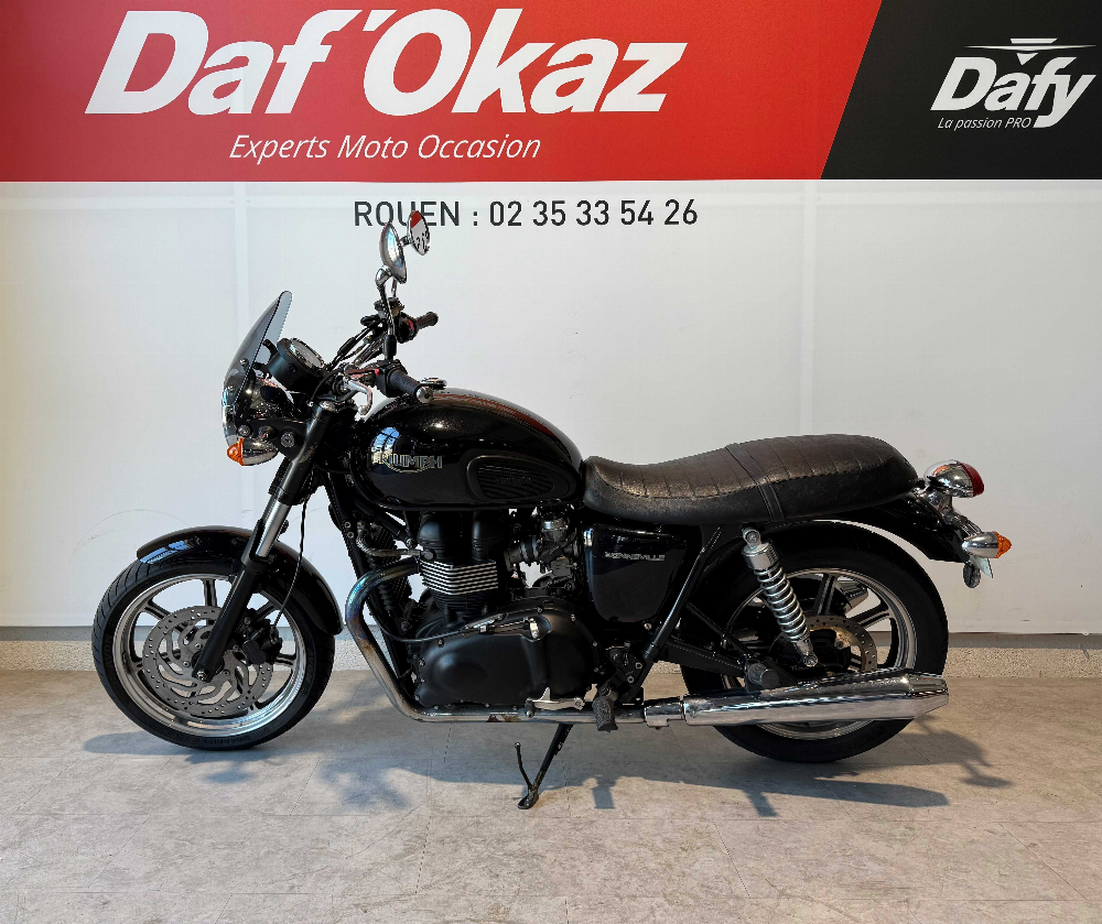 Triumph 865 Bonneville T100 2012 vue gauche
