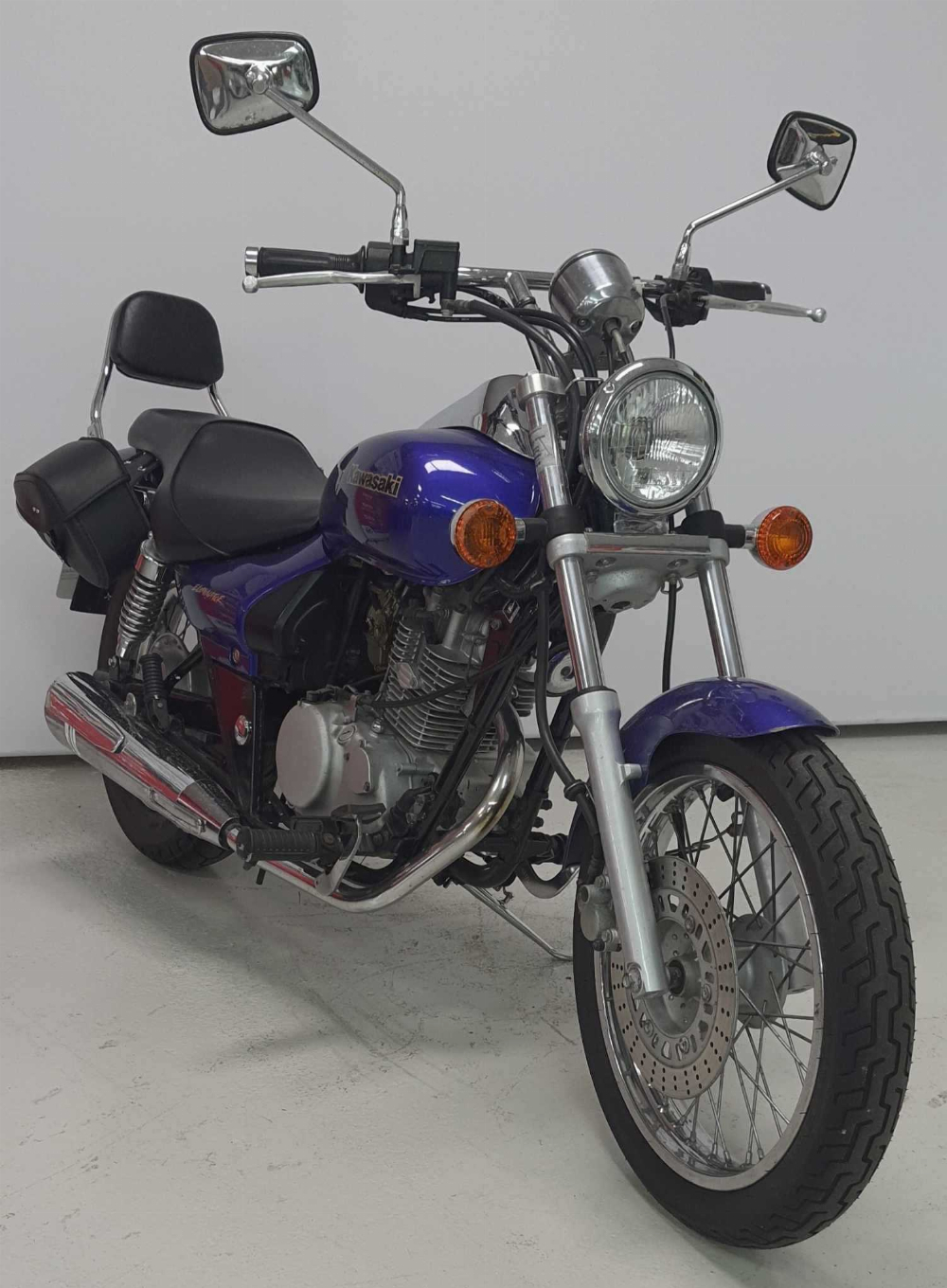 Kawasaki BN 125 Eliminator 1998 vue 3/4 droite