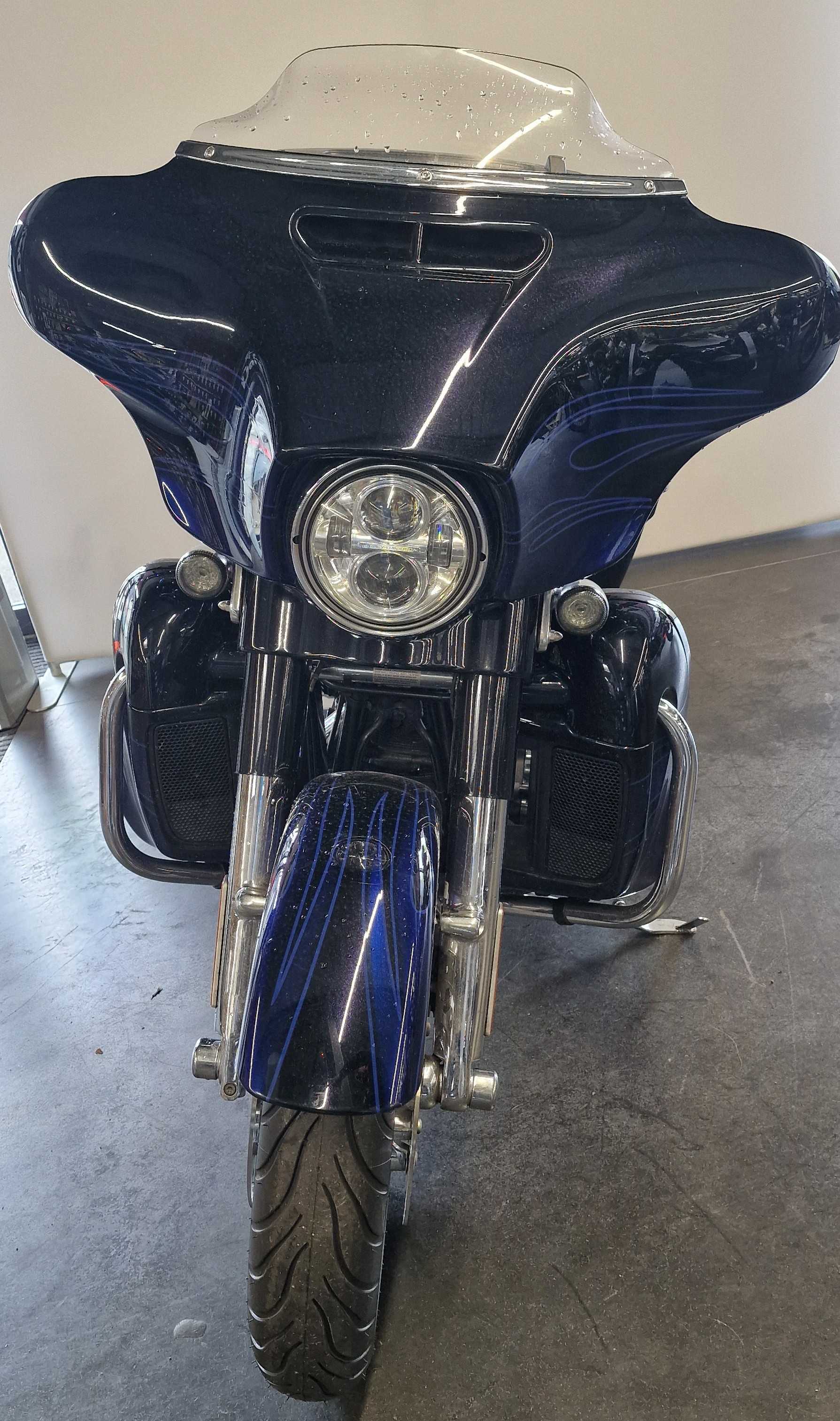 Harley-Davidson CVO STREET GLIDE FLHXSE 2016 HD vue avant