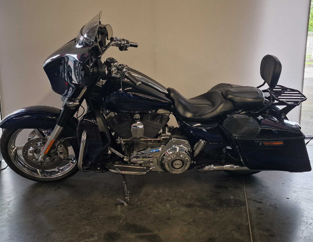 Harley-Davidson CVO STREET GLIDE FLHXSE 2016 vue gauche