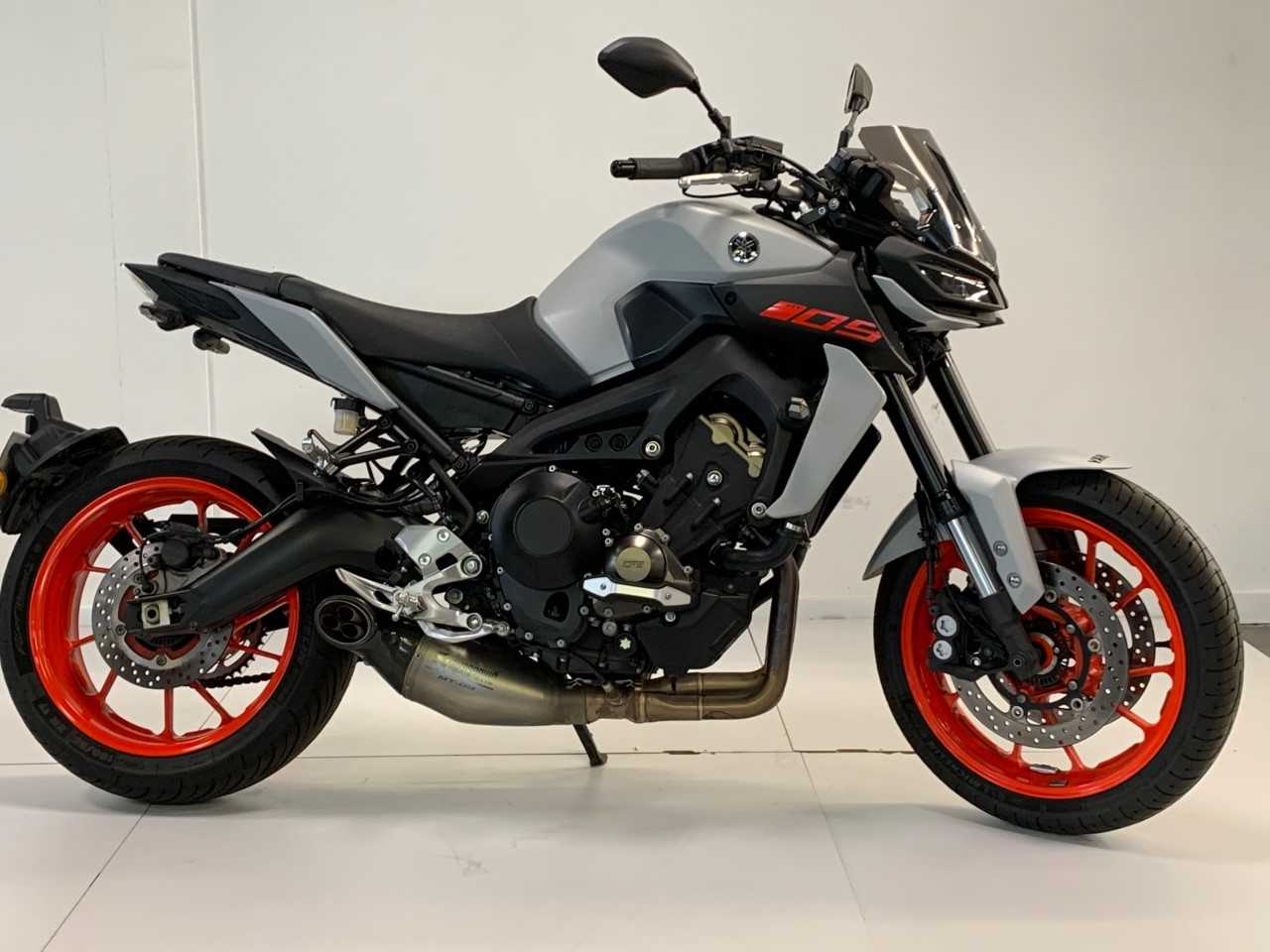 Yamaha MT-09 850 ABS 2018 HD vue 3/4 droite