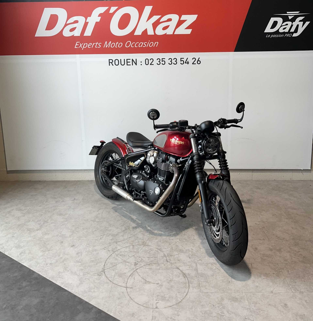 Triumph BONNEVILLE BOBBER T120 GOLD LINE BOBBER GOLD LINE 2022 vue 3/4 droite