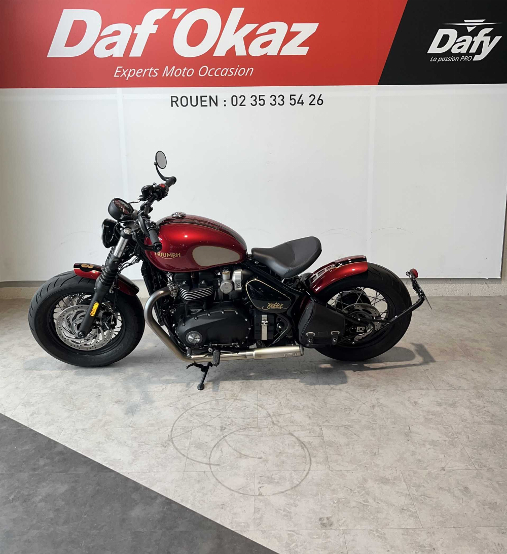 Triumph BONNEVILLE BOBBER T120 GOLD LINE BOBBER GOLD LINE 2022 vue gauche