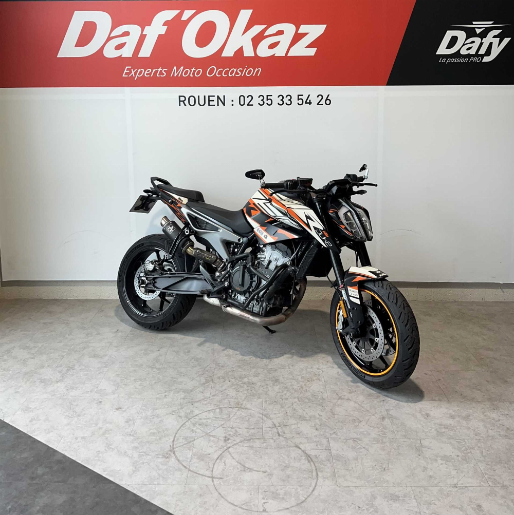 KTM 790 Duke 2018 vue 3/4 droite
