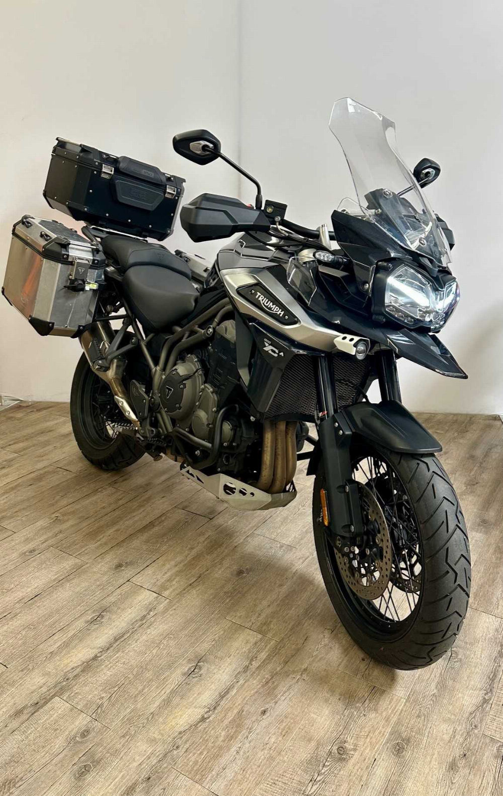 Triumph 1200 Tiger Explorer XC 2016 vue 3/4 droite