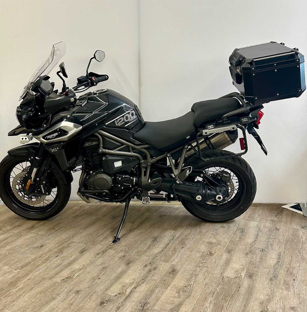 Triumph 1200 Tiger Explorer XC 2016 vue gauche