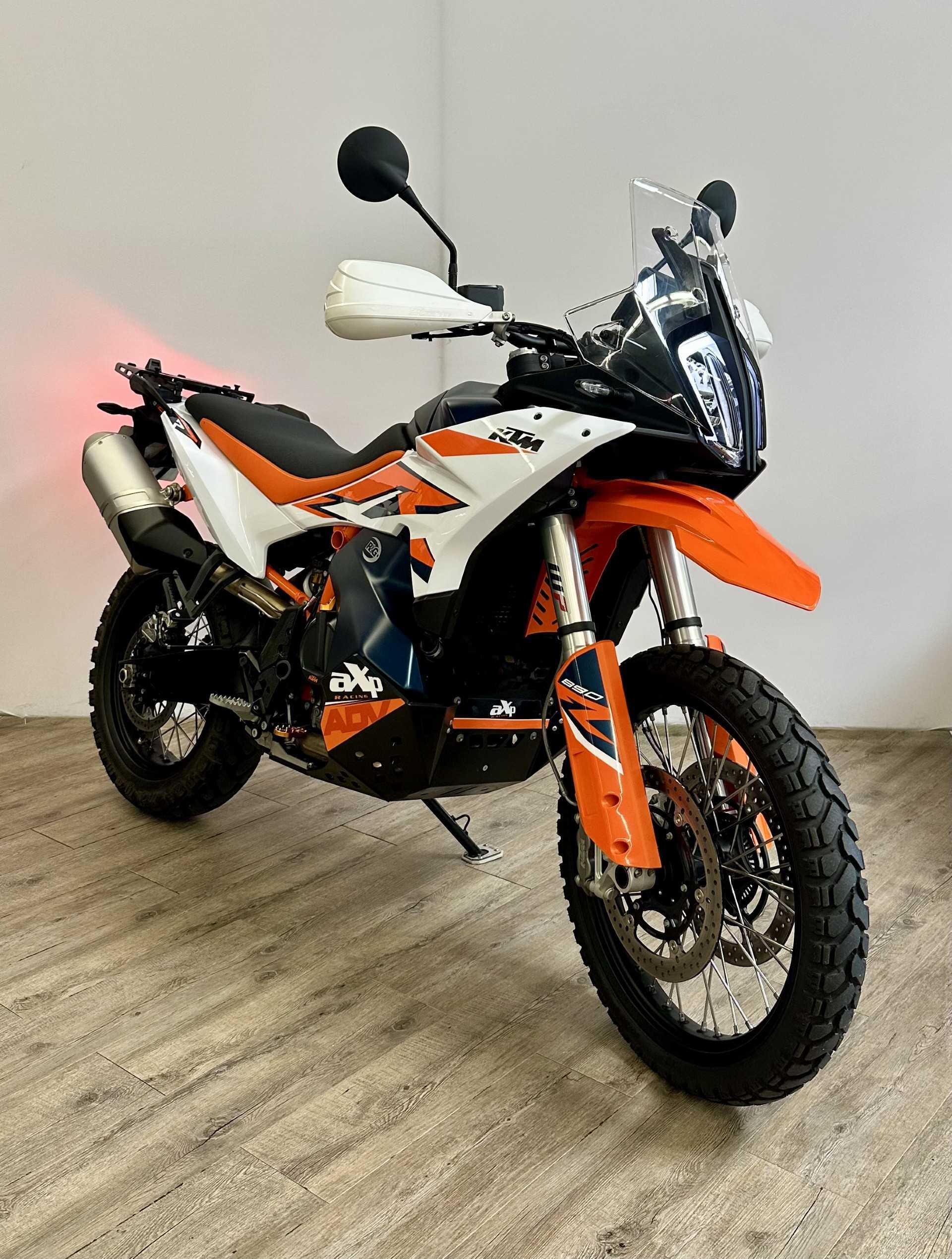 KTM 890 Adventure R 2024 HD vue 3/4 droite